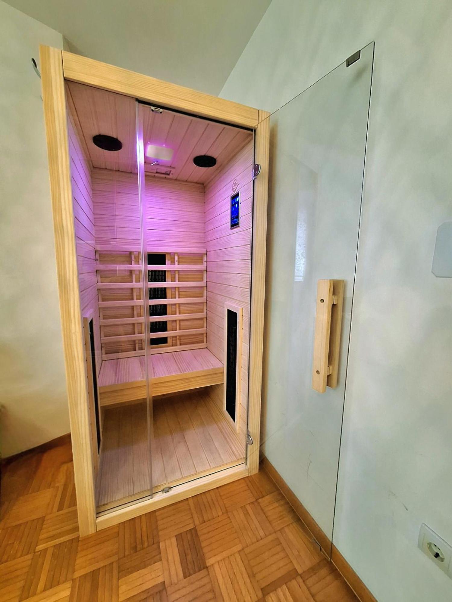 Luxurious Ruby Apartment With Sauna โคบาริด ภายนอก รูปภาพ